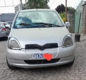 Toyota Vitz 2001 Silver