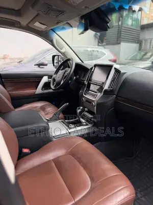 Toyota Land Cruiser 4.5 V8 GXR 2020 Black