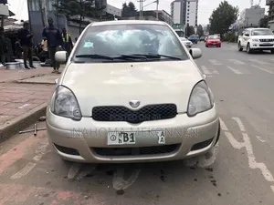 Toyota Vitz 2004 Gold