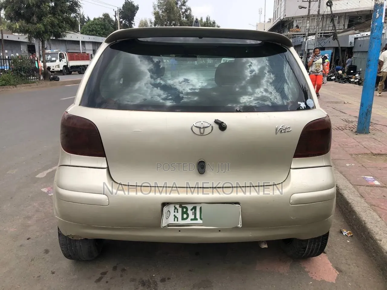 Toyota Vitz 2004 Gold