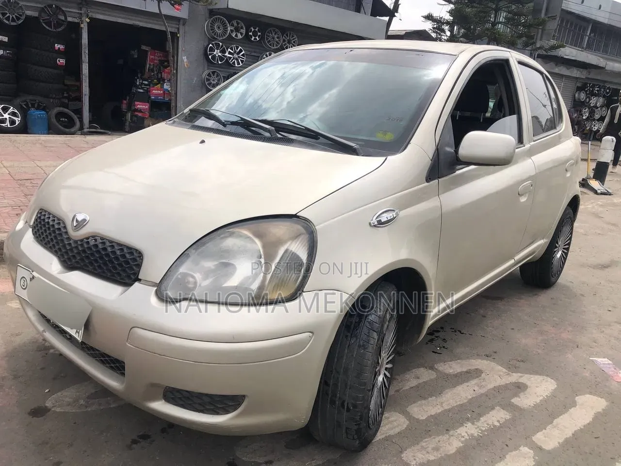 Toyota Vitz 2004 Gold