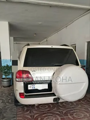 Toyota Land Cruiser 2008 White