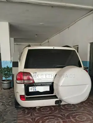 Toyota Land Cruiser 2008 White