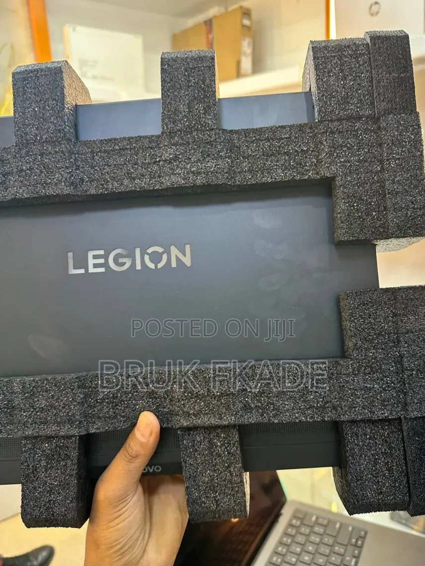 New Laptop Lenovo Legion 7 2GB Intel Core Ultra 9 SSD 640GB