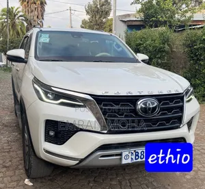 Toyota Fortuner 2021 White