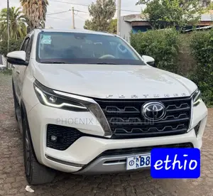 Toyota Fortuner 2021 White