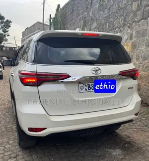 Toyota Fortuner 2021 White
