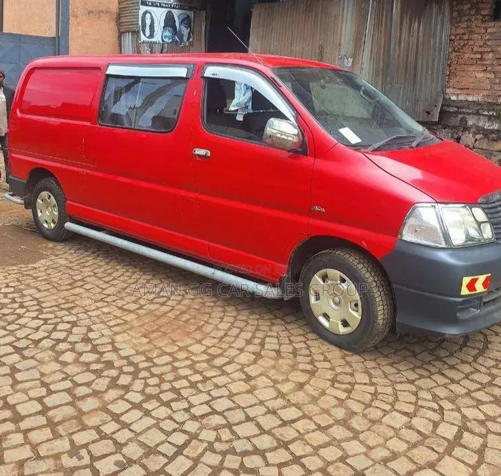 Toyota HiAce 2011 Red
