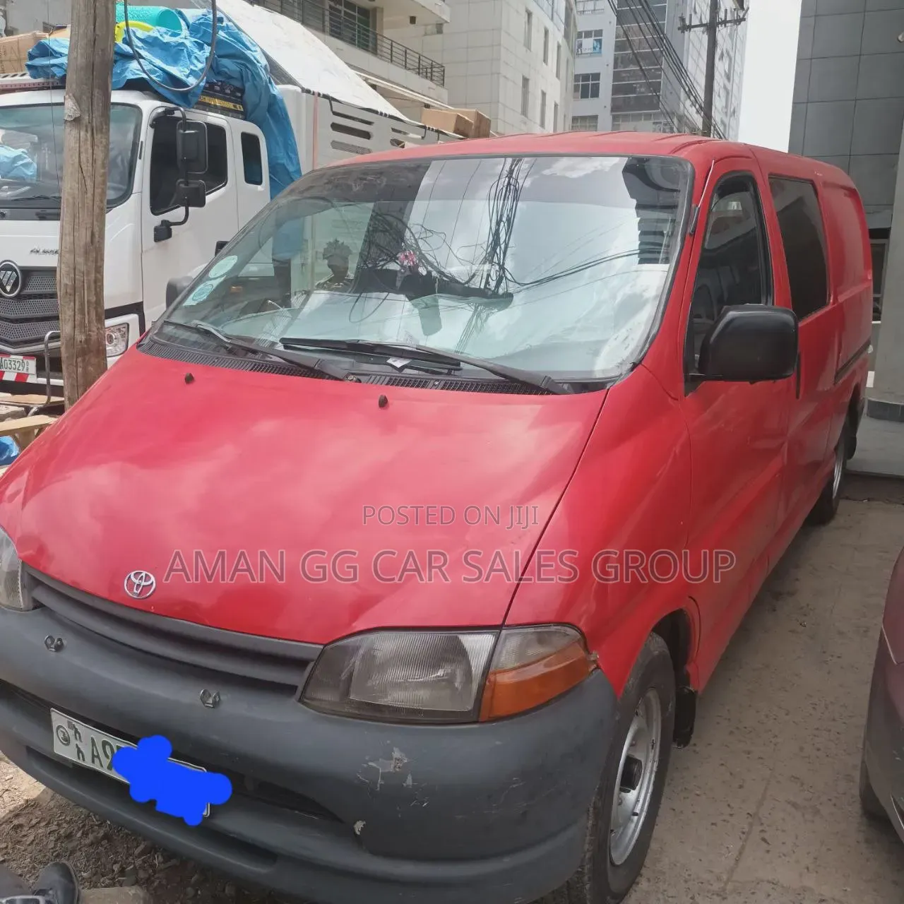 Toyota HiAce 2001 Red