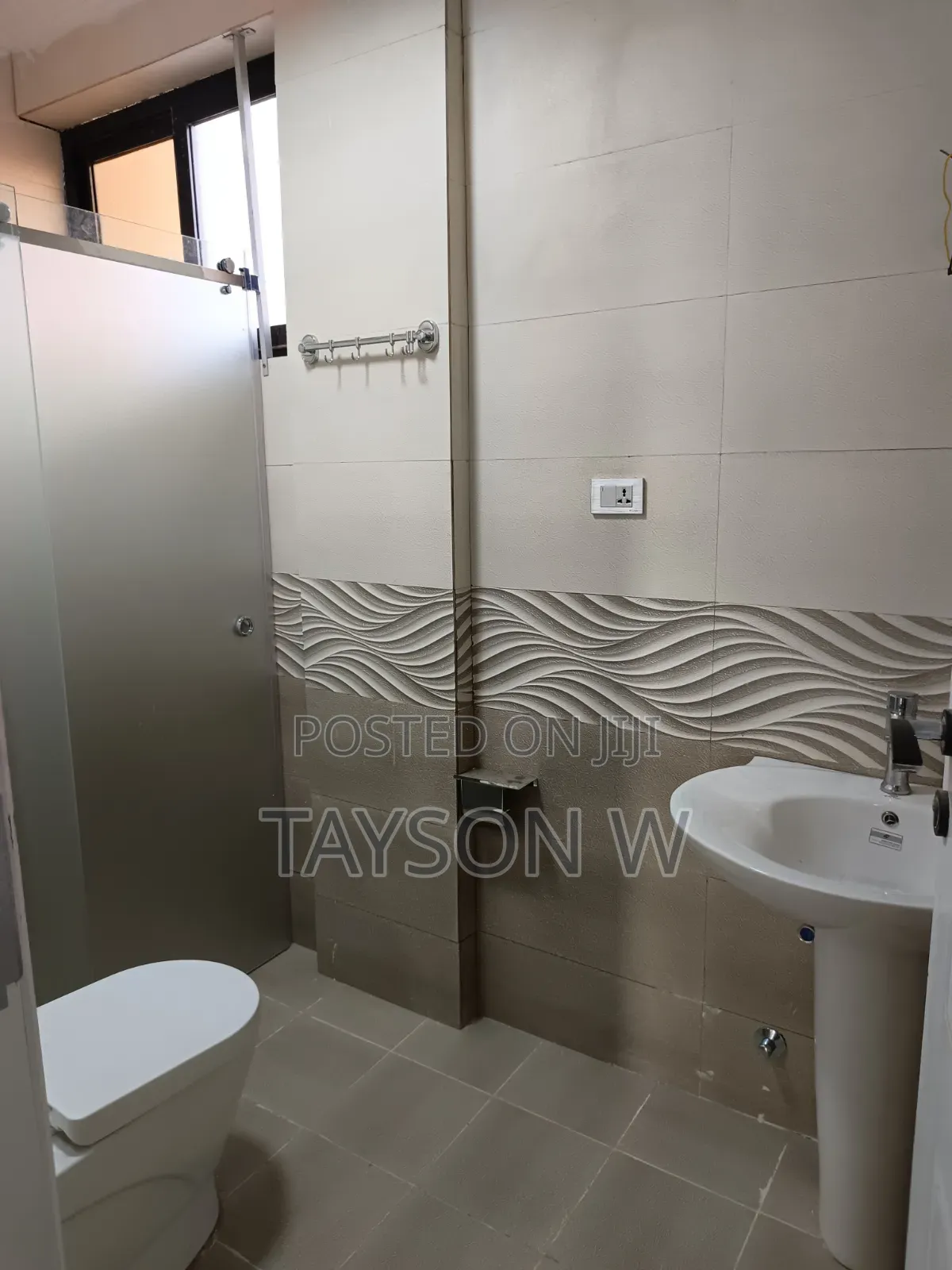6bdrm House in Bole for sale