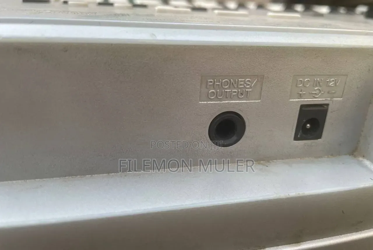 Yamaha Keyboard Piano