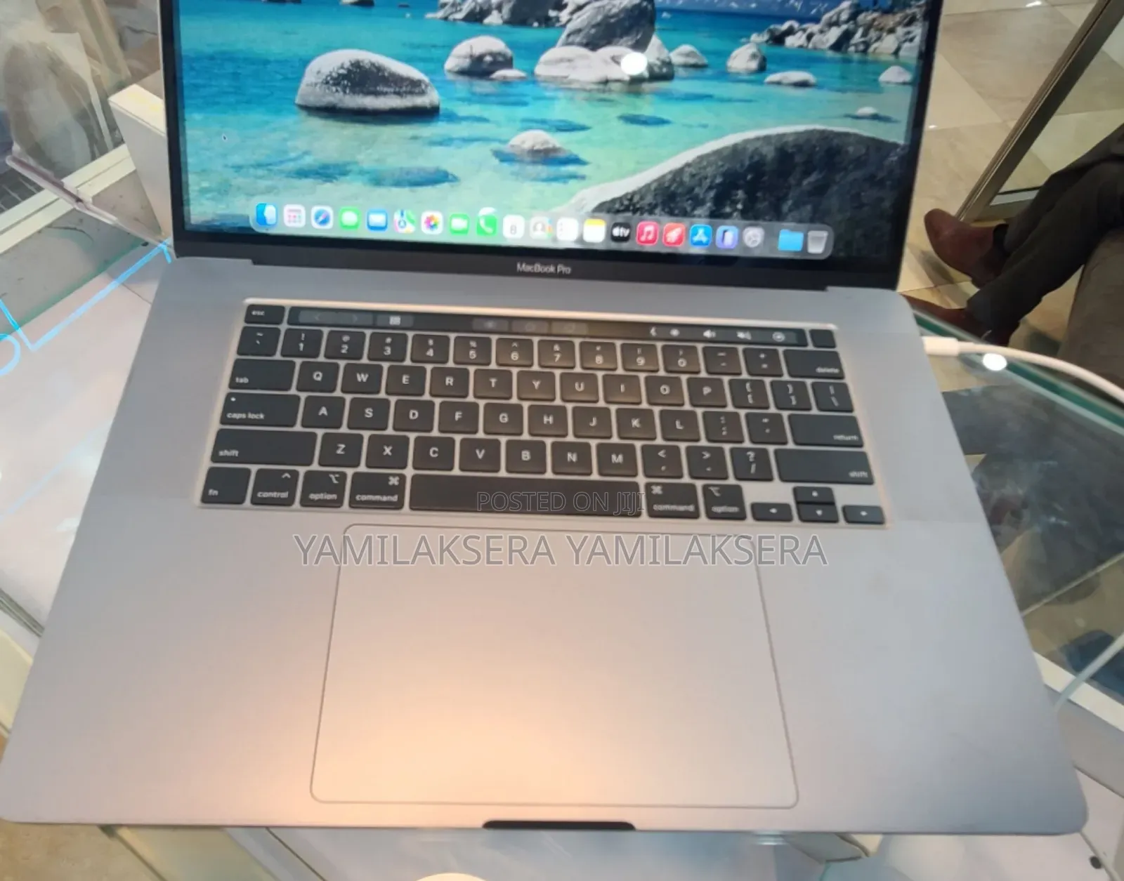 New Laptop Apple MacBook Pro 2019 32GB Intel Core i9 SSD 1T