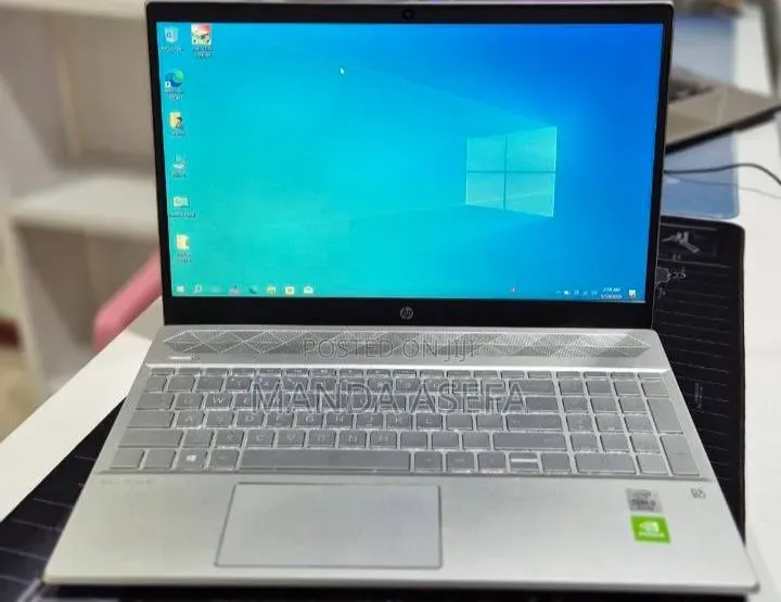 New Laptop HP Pavilion 15 8GB Intel Core i5 SSD 256GB