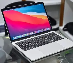 New Laptop Apple MacBook Pro 2019 16GB Intel Core i7 SSD 256GB