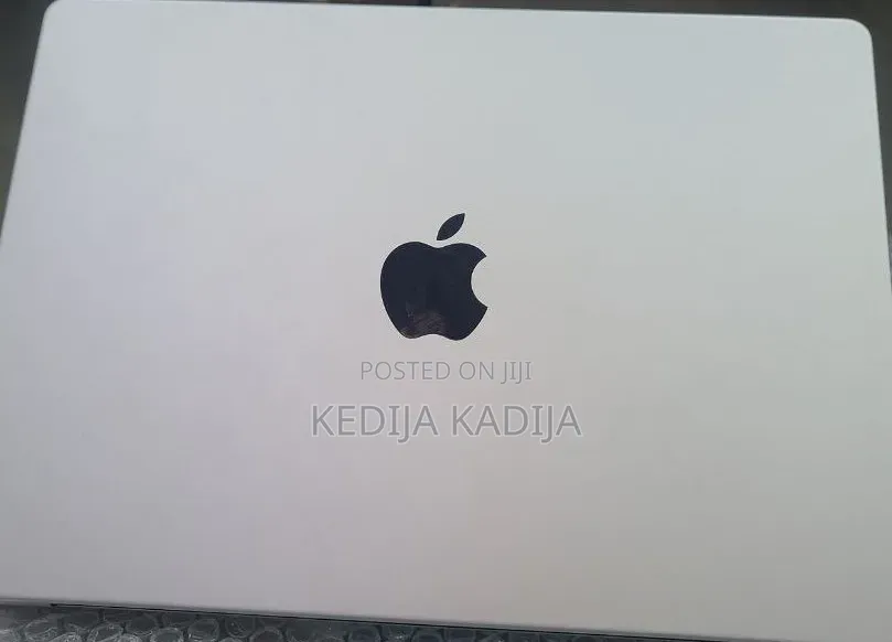 New Laptop Apple MacBook Pro M1 16GB Intel Core i9 SSD 512GB