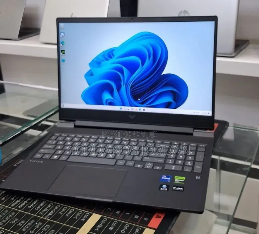New Laptop HP Victus 16 16GB Intel Core i7 SSD 1T