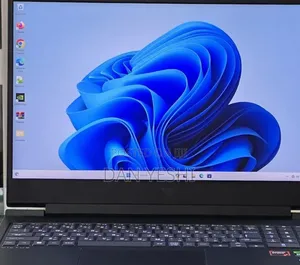 New Laptop HP Victus 15 16GB AMD Ryzen 7 SSD 1T