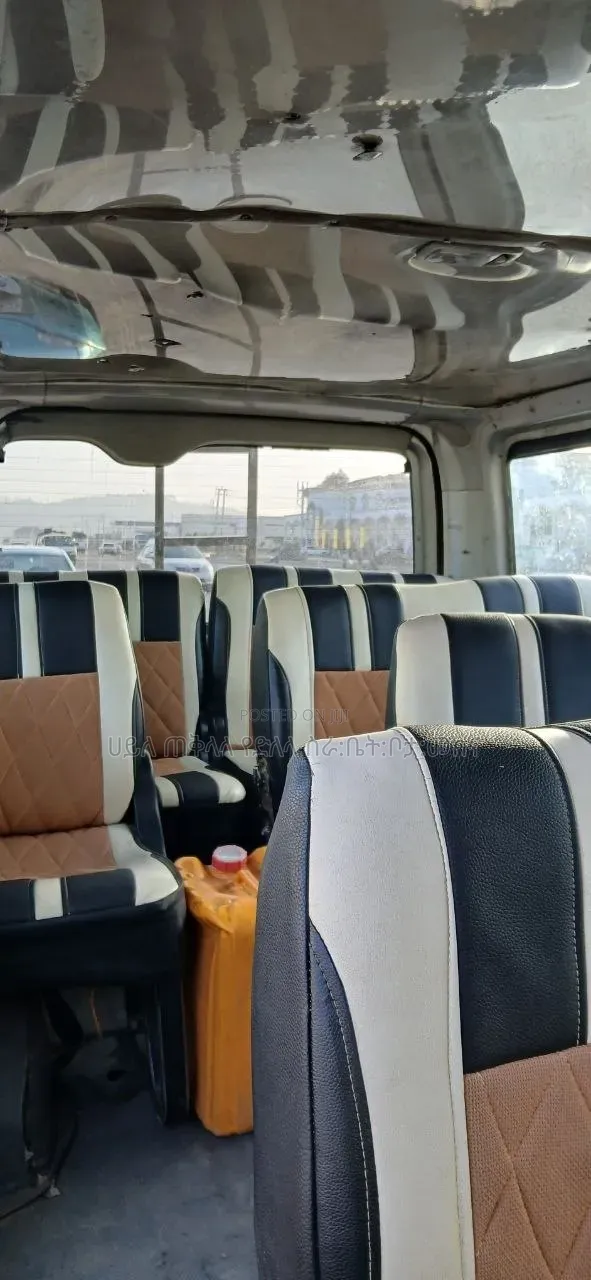 Toyota HiAce 2008 Silver