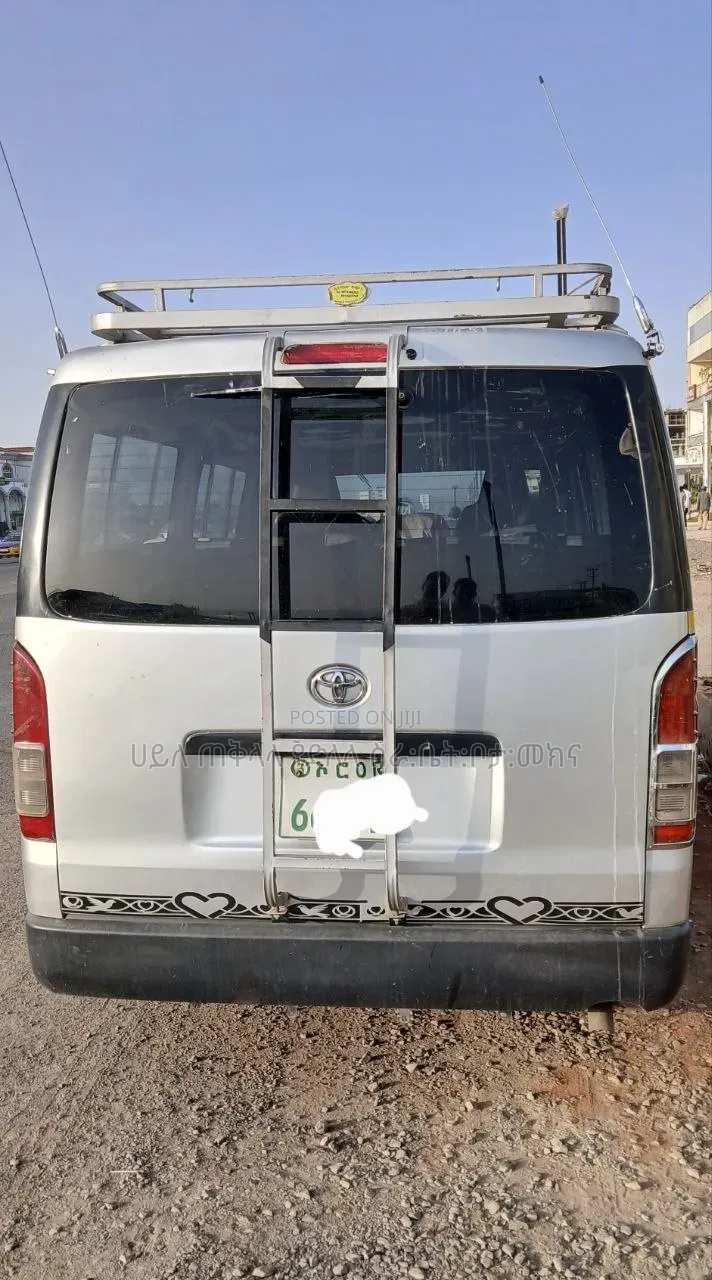 Toyota HiAce 2008 Silver