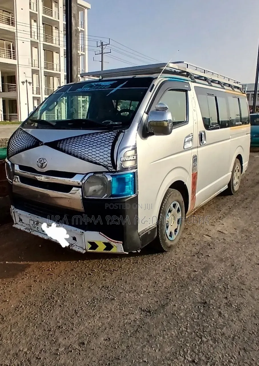 Toyota HiAce 2008 Silver