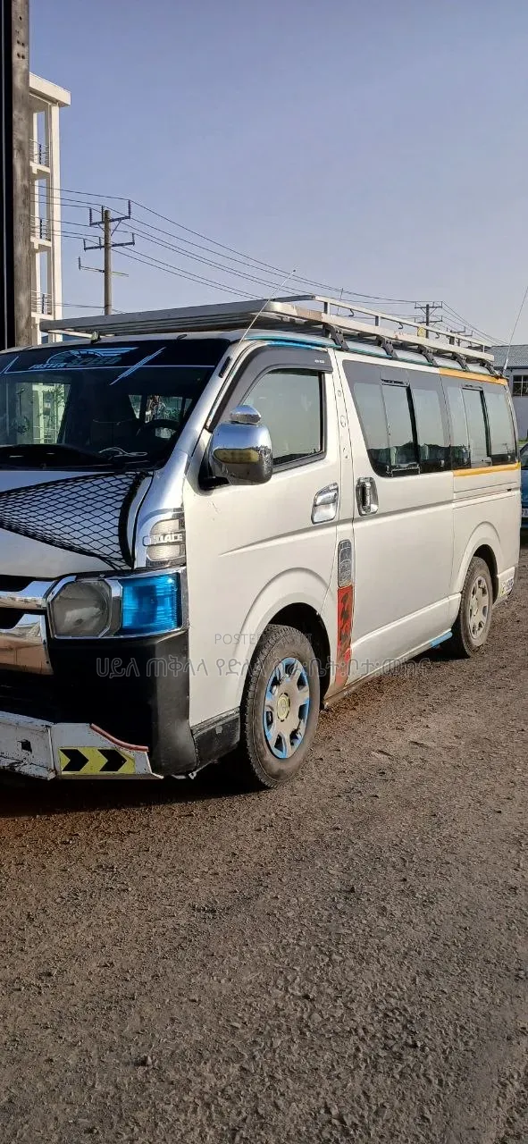 Toyota HiAce 2008 Silver