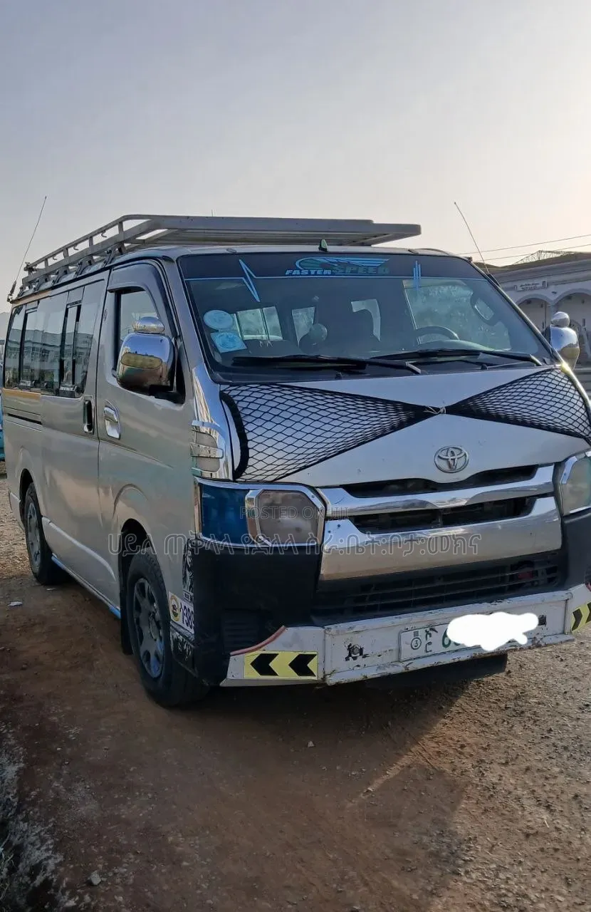 Toyota HiAce 2008 Silver