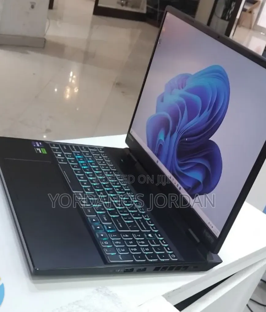 New Laptop Acer Predator Helios 18 PH18-71 16GB Intel Core i9 SSD 1T