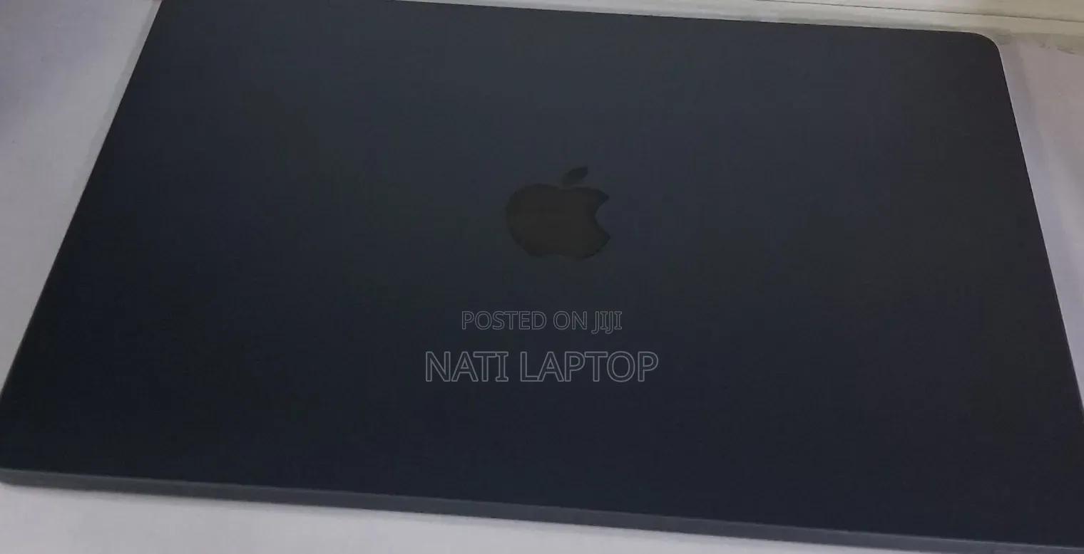 New Laptop Apple MacBook Air 2024 M3 15-inch 16GB Apple M3 SSD 256GB