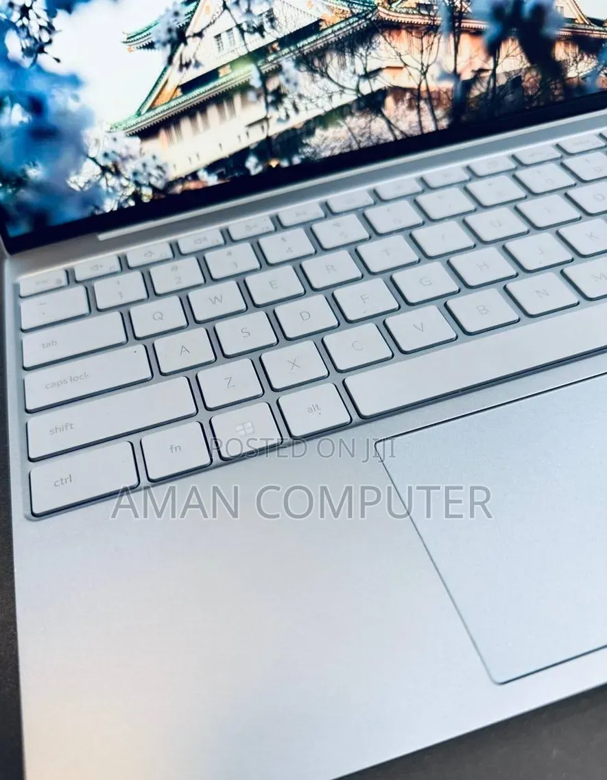 New Laptop Dell XPS 13 8GB Intel Core i5 SSD 256GB