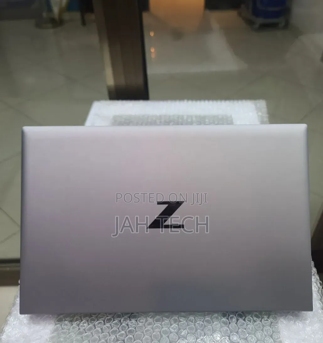 New Laptop HP ZBook Studio G8 16GB Intel Core i7 SSD 512GB