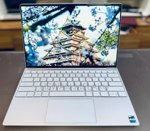 New Laptop Dell XPS 13 8GB Intel Core i5 SSD 256GB