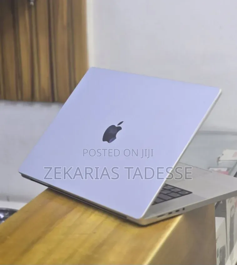 New Laptop Apple MacBook Pro M1 32GB Apple M1 Pro SSD 512GB