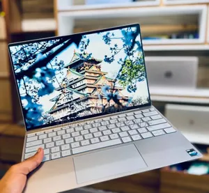 New Laptop Dell XPS 13 8GB Intel Core i5 SSD 256GB