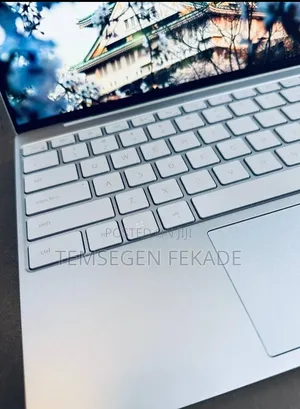 New Laptop Dell XPS 13 8GB Intel Core i5 SSD 256GB