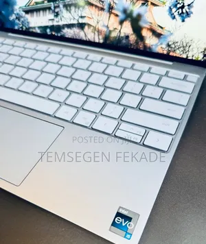 New Laptop Dell XPS 13 8GB Intel Core i5 SSD 256GB