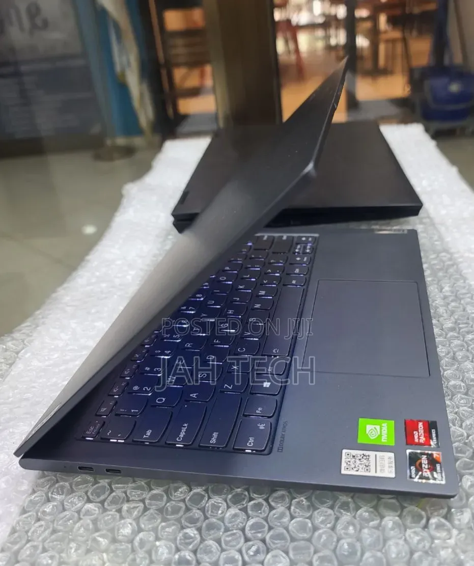 New Laptop Lenovo IdeaPad Yoga 13 16GB AMD Ryzen 7 SSD 512GB