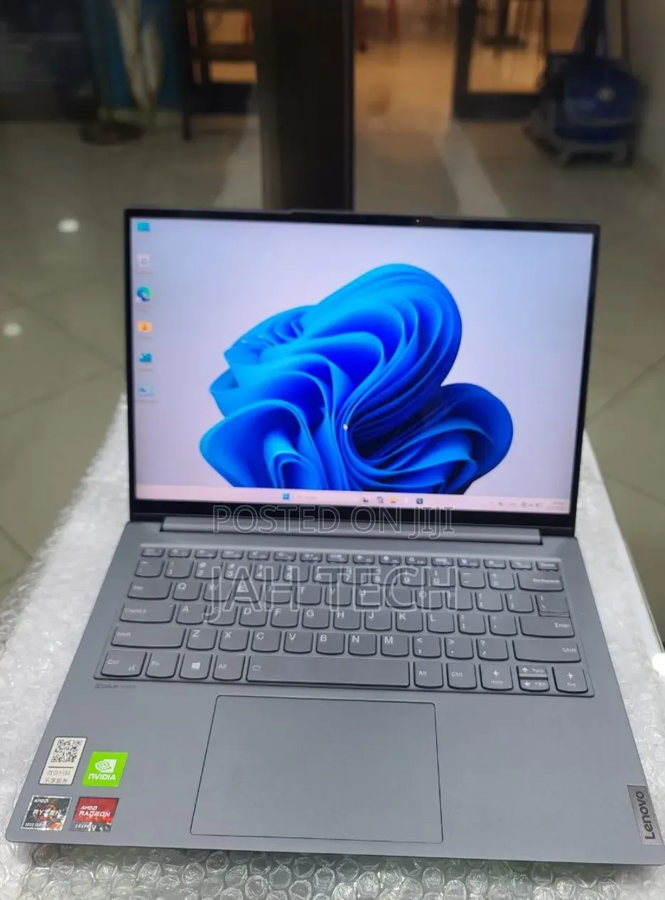 New Laptop Lenovo IdeaPad Yoga 13 16GB AMD Ryzen 7 SSD 512GB