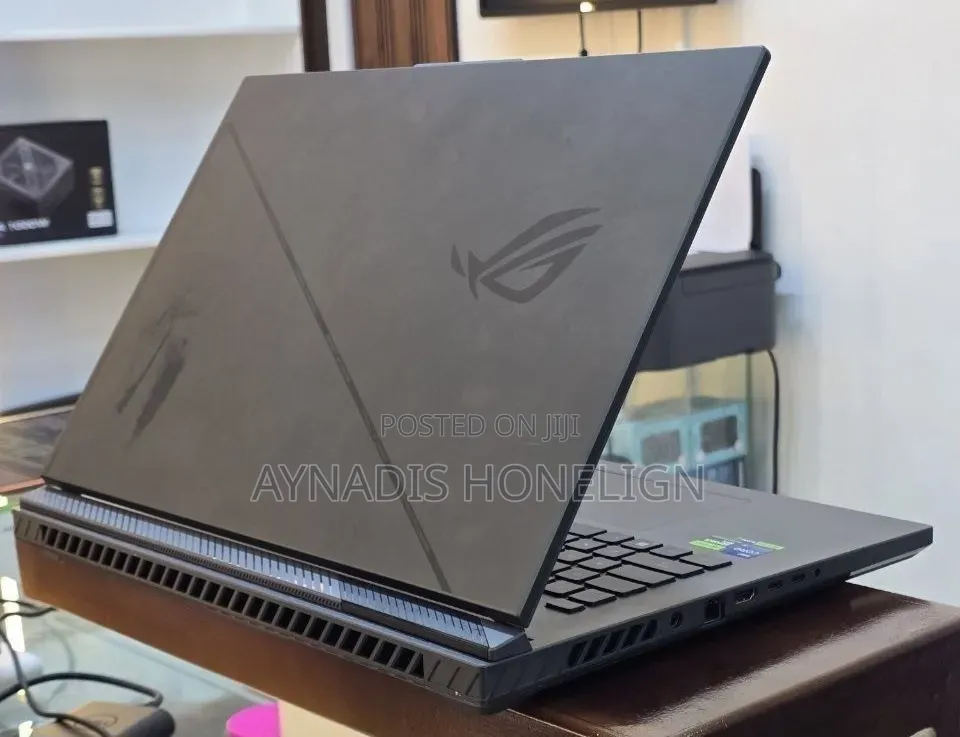 New Laptop Asus ROG Strix G17 32GB Intel Core i9 SSD 2T