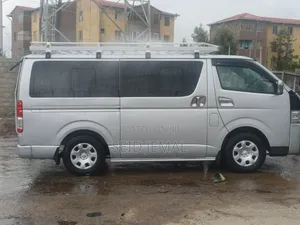 Toyota HiAce 2007 Silver