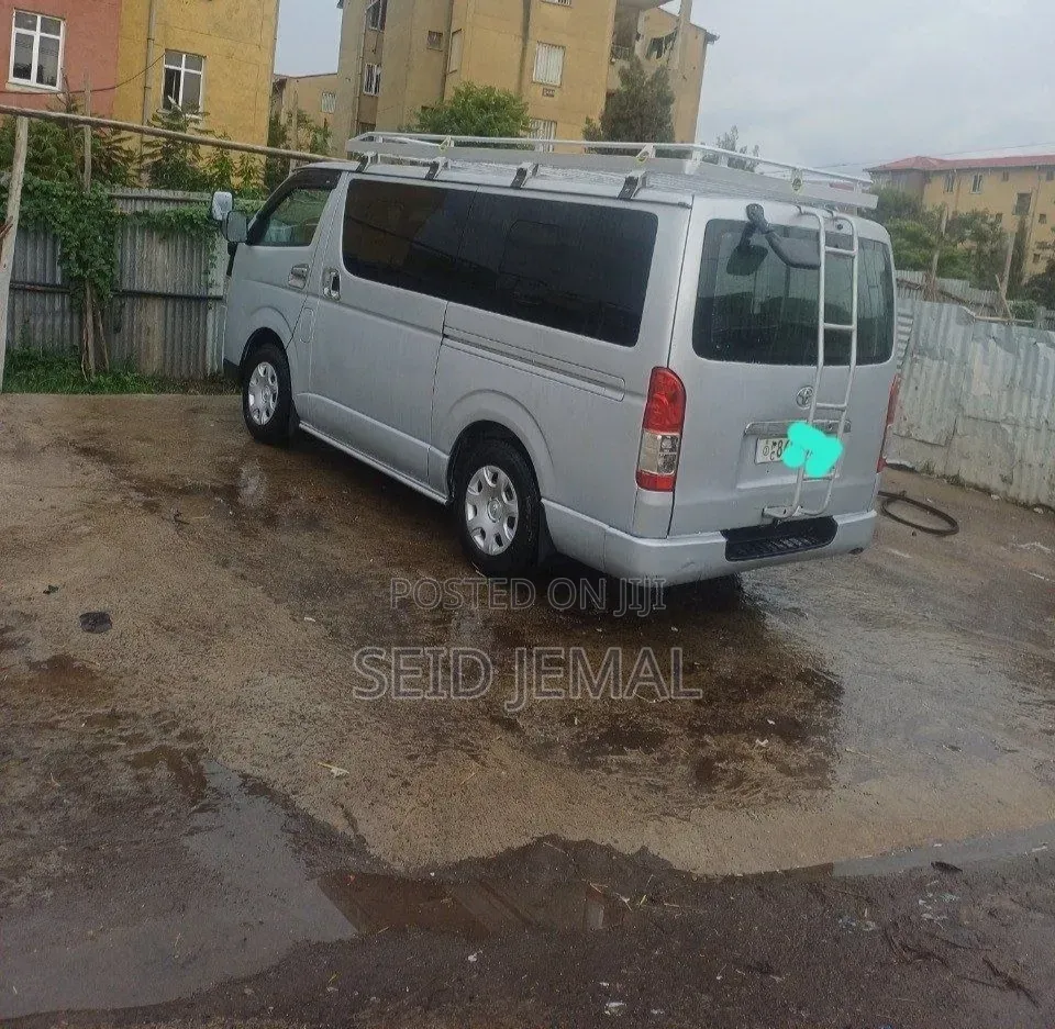 Toyota HiAce 2007 Silver