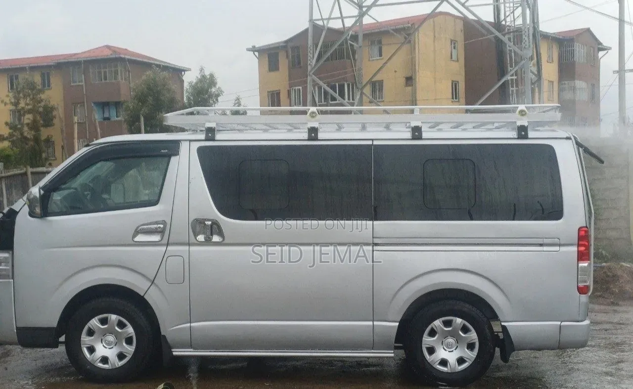 Toyota HiAce 2007 Silver