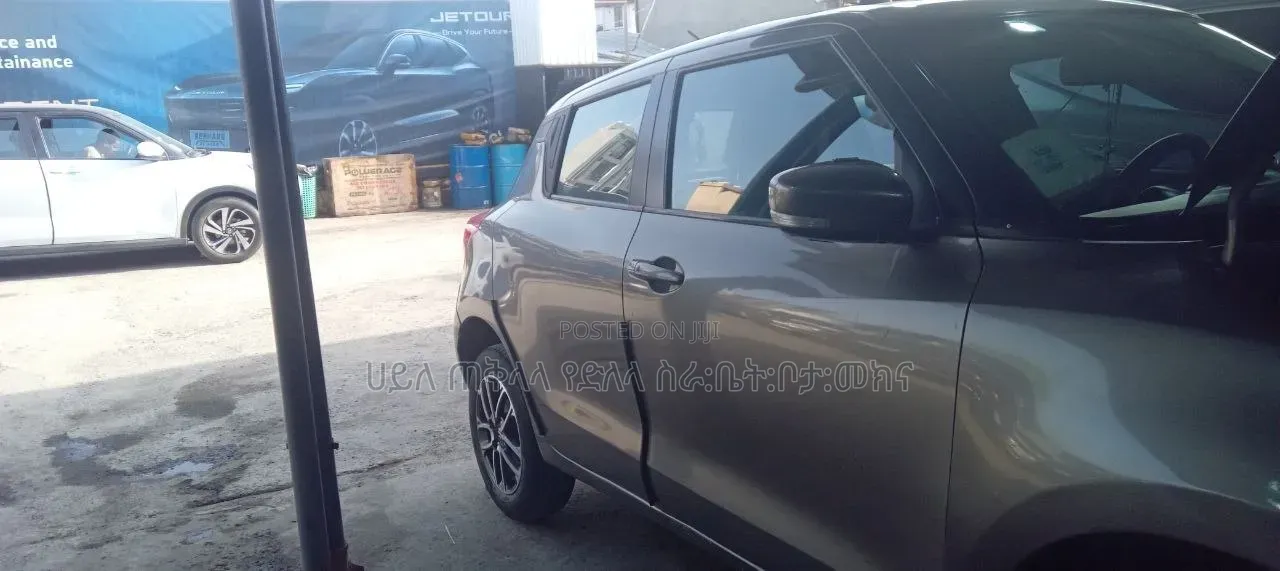 Suzuki Swift 2021 Pink
