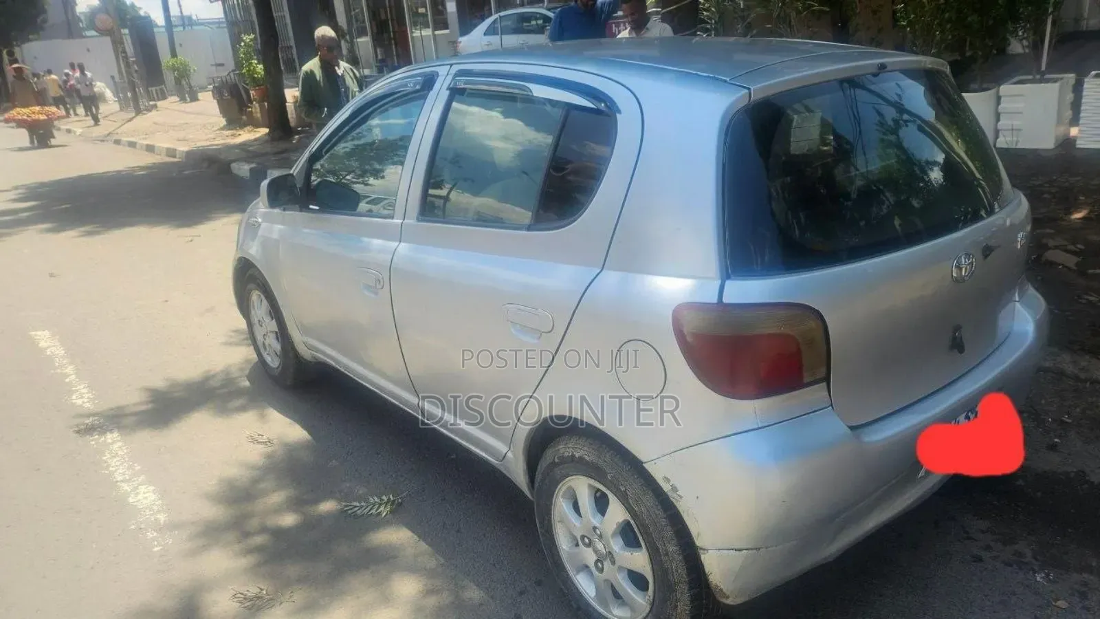 Toyota Vitz 2000 Silver