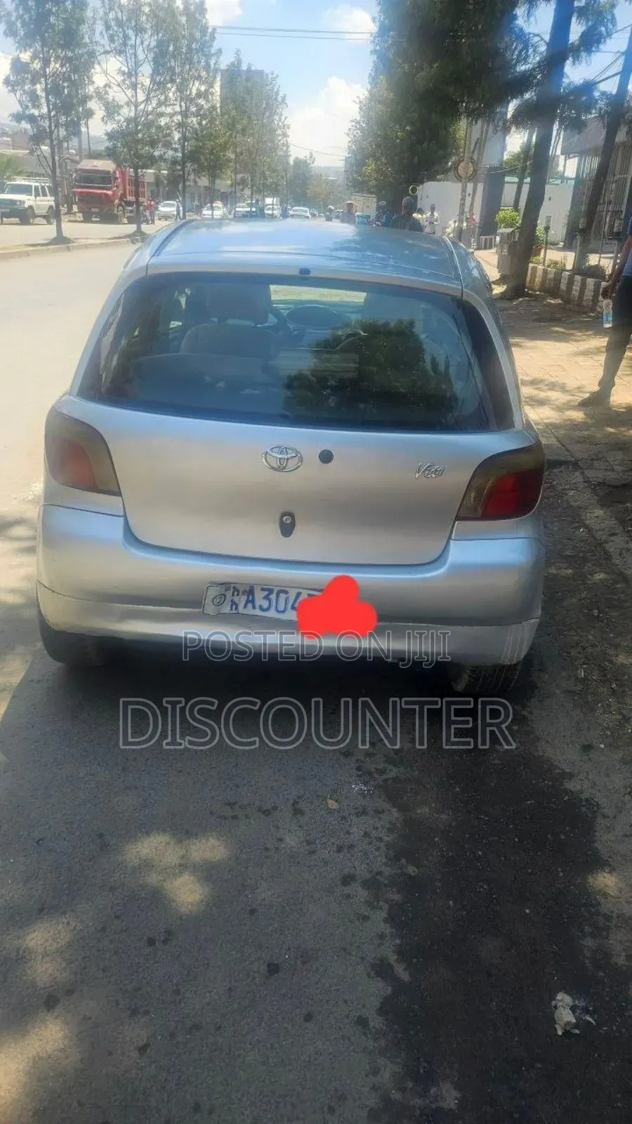 Toyota Vitz 2000 Silver