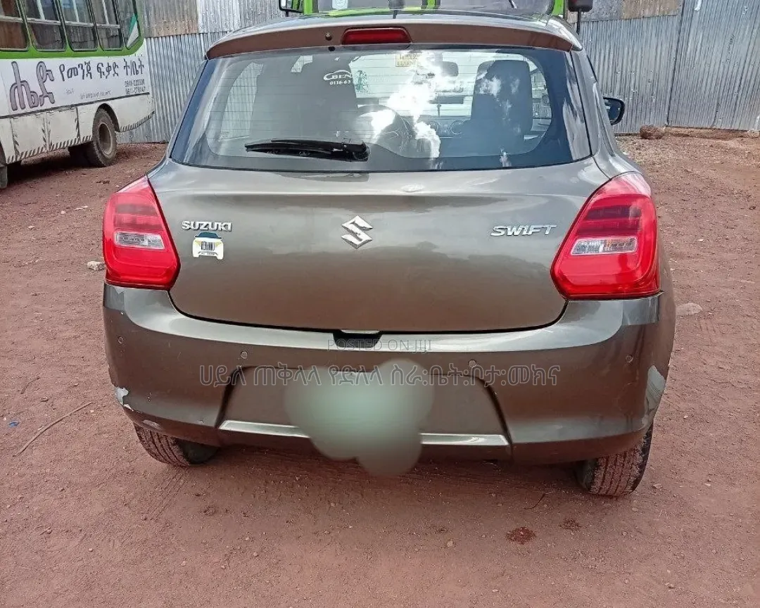 Suzuki Swift 2021 Pink