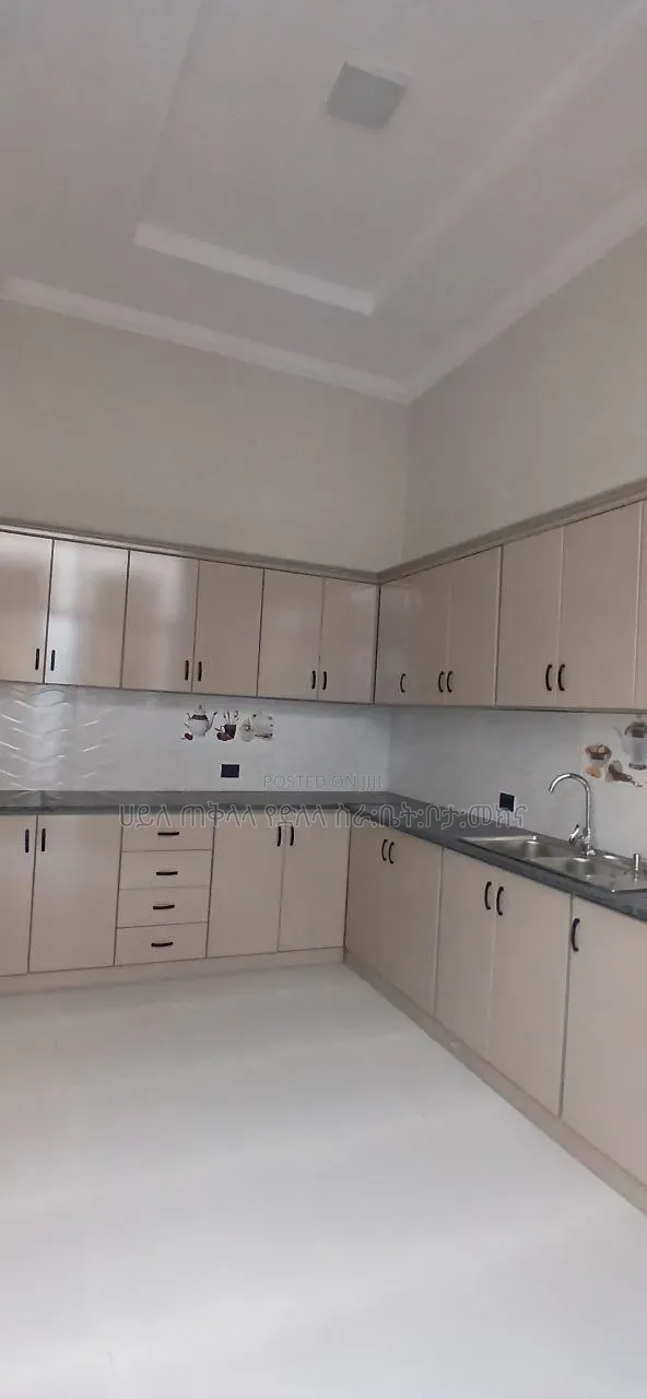 Furnished 5bdrm Villa in Sheger Legetafo Area, Oromia-Finfinne for sale