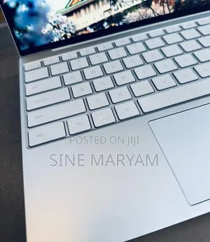 New Laptop Dell XPS 13 8GB Intel Core i5 SSD 256GB