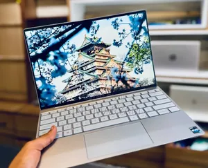 New Laptop Dell XPS 13 8GB Intel Core i5 SSD 256GB