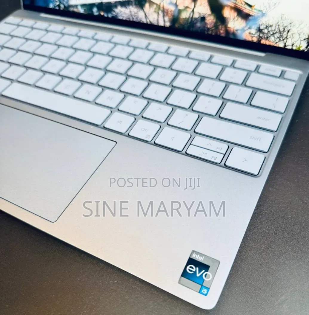 New Laptop Dell XPS 13 8GB Intel Core i5 SSD 256GB