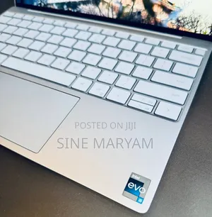 New Laptop Dell XPS 13 8GB Intel Core i5 SSD 256GB